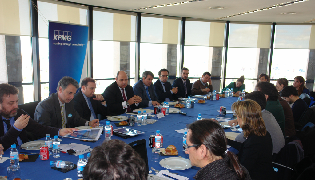 Almuerzo informativo con Francisco Uría, socio de KPMG Abogados