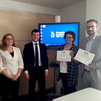 Directora, ponente de ENATIC y tres de los alumnos del II Curso ACIJUR con sus diplomas.