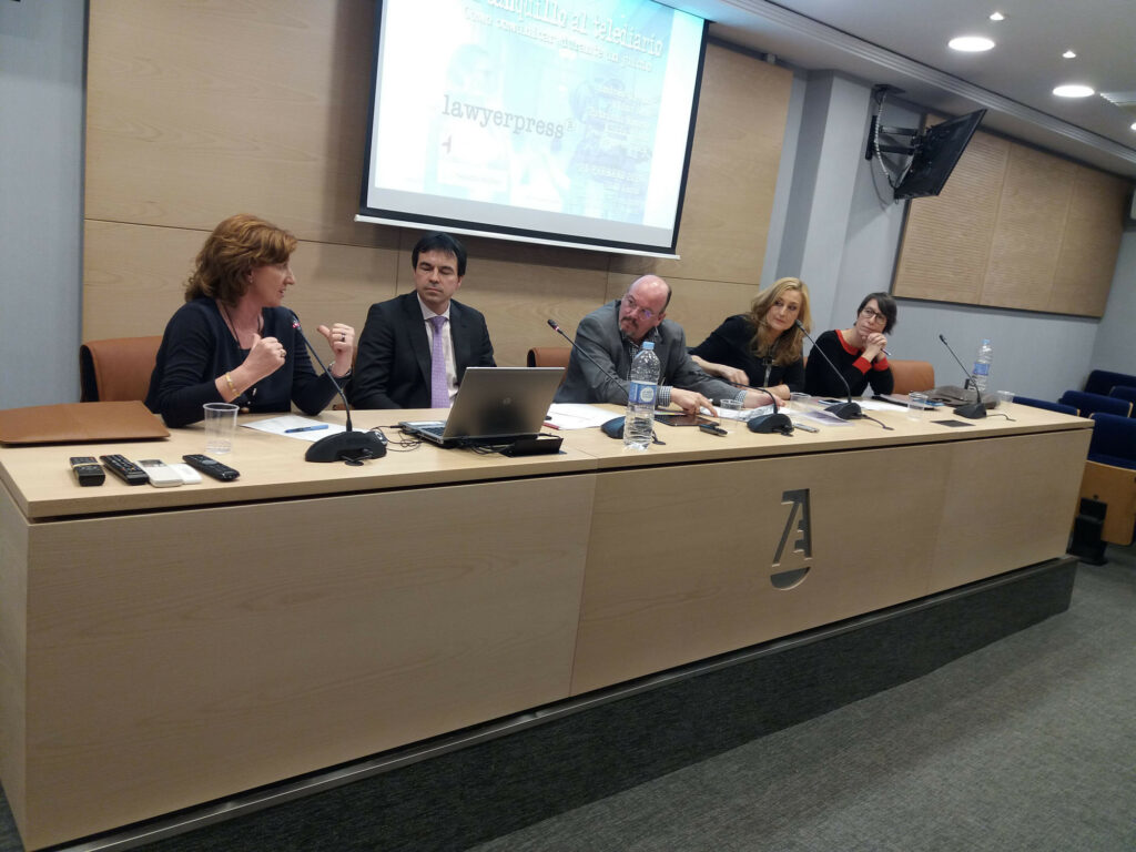 Presidenta de ACIJUR, Patricia Rosety, participa en jornada Lawyerpress