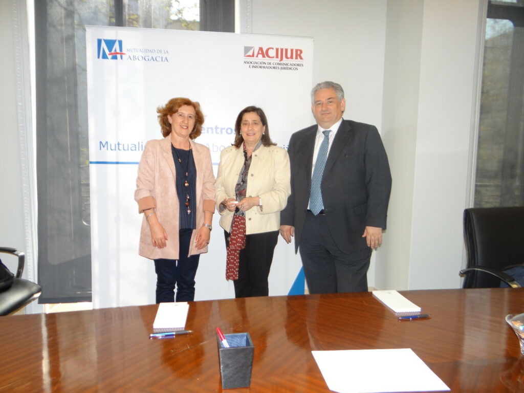 Fiscal Elvira Tejada en el desayuno de ACIJUR