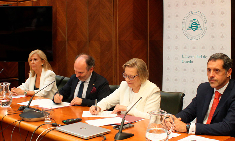 De izda. a dcha.: Herminia Campuzano, Ignacio Villaverde, María Isabel Valdés-Solís y Javier G. Fernández