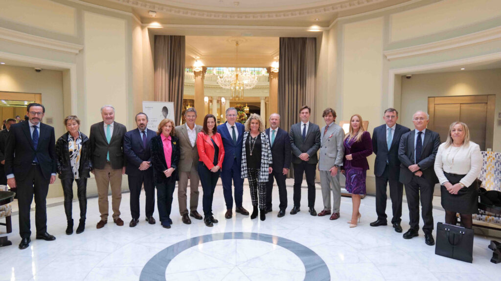 Foto familia Premios Confilegal 2023