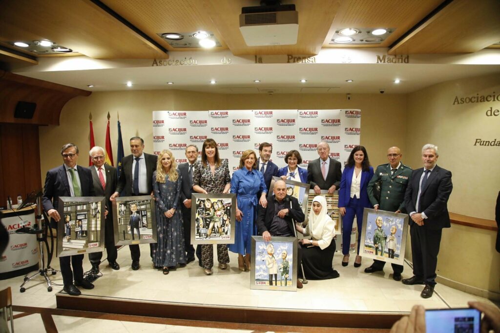 XIIIª edición de los Premios Puñetas de ACIJUR. Foto de familia.
