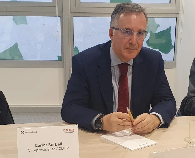 Carlos Berbell, vicepresidente de ACIJUR y conductor del encuentro