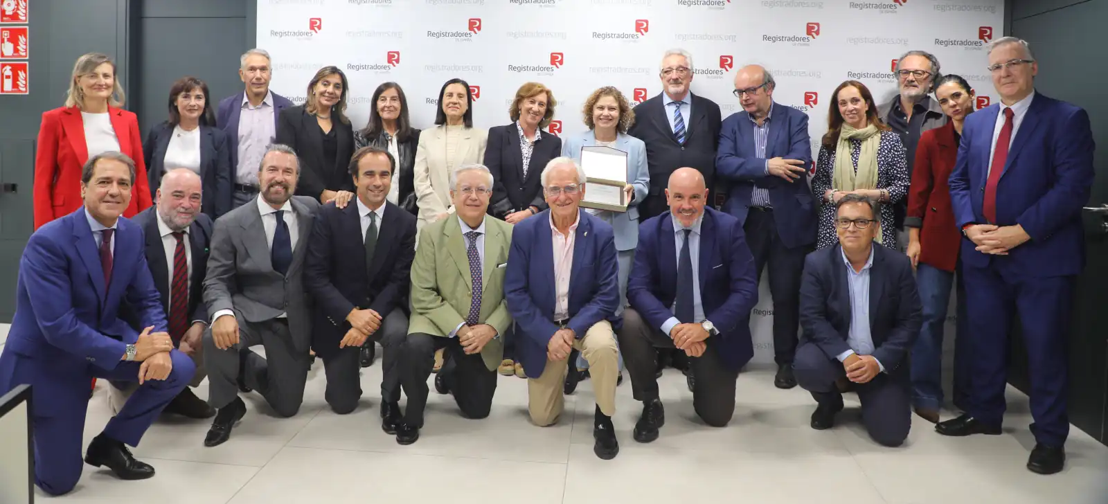 Foto final con la mayor parte de los asistentes al acto. Foto: ACIJUR.