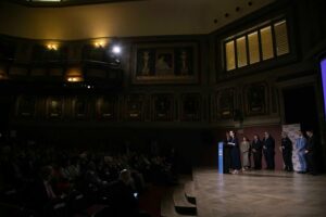 Begoña Mollá, decana de los Procuradores de Valencia, en su intervención al recoger el Premio Puñetas Periféricas.