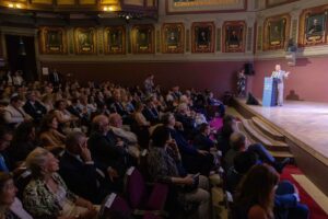 Sala ‘Cátedra Mayor’ del Ateneo de Madrid. Autoridades e invitados al acto de entrega de los XV Premios Puñetas de ACIJUR.